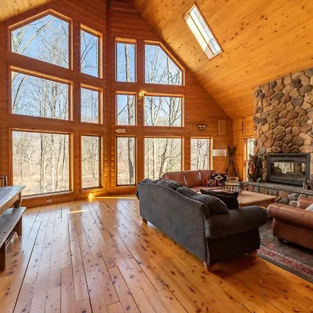 Swan Lodge - Walking Distance To Downtown Saugatuck - Modern Cabin Getaway!